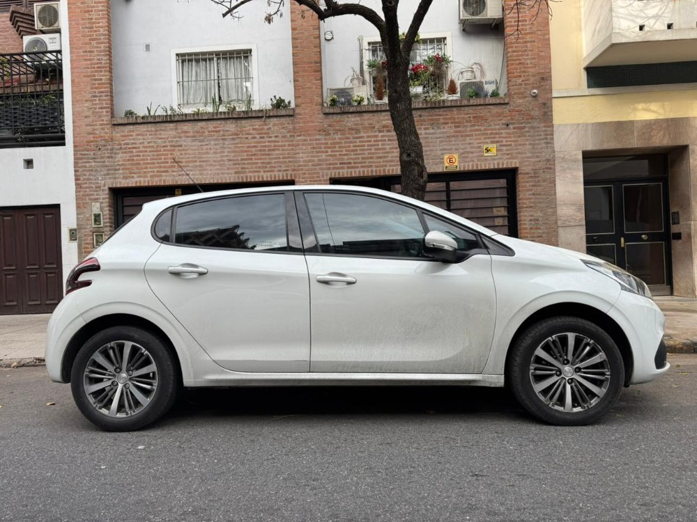 Peugeot 208 Feline — foto 2